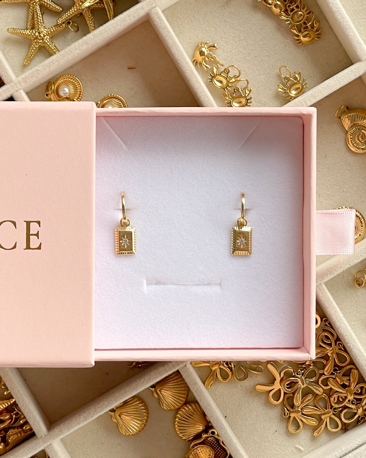 Phoebe pendant earrings in 18k gold, in a Marice gift box