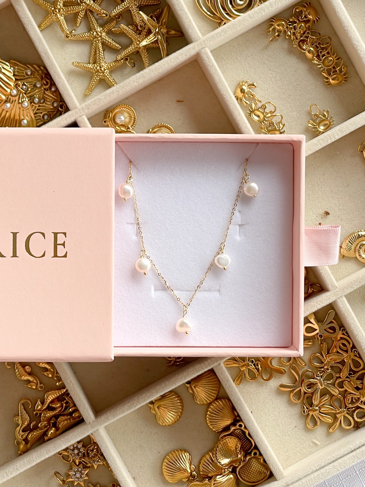 Myah pearl necklace in 18k gold, in a Marice gift box