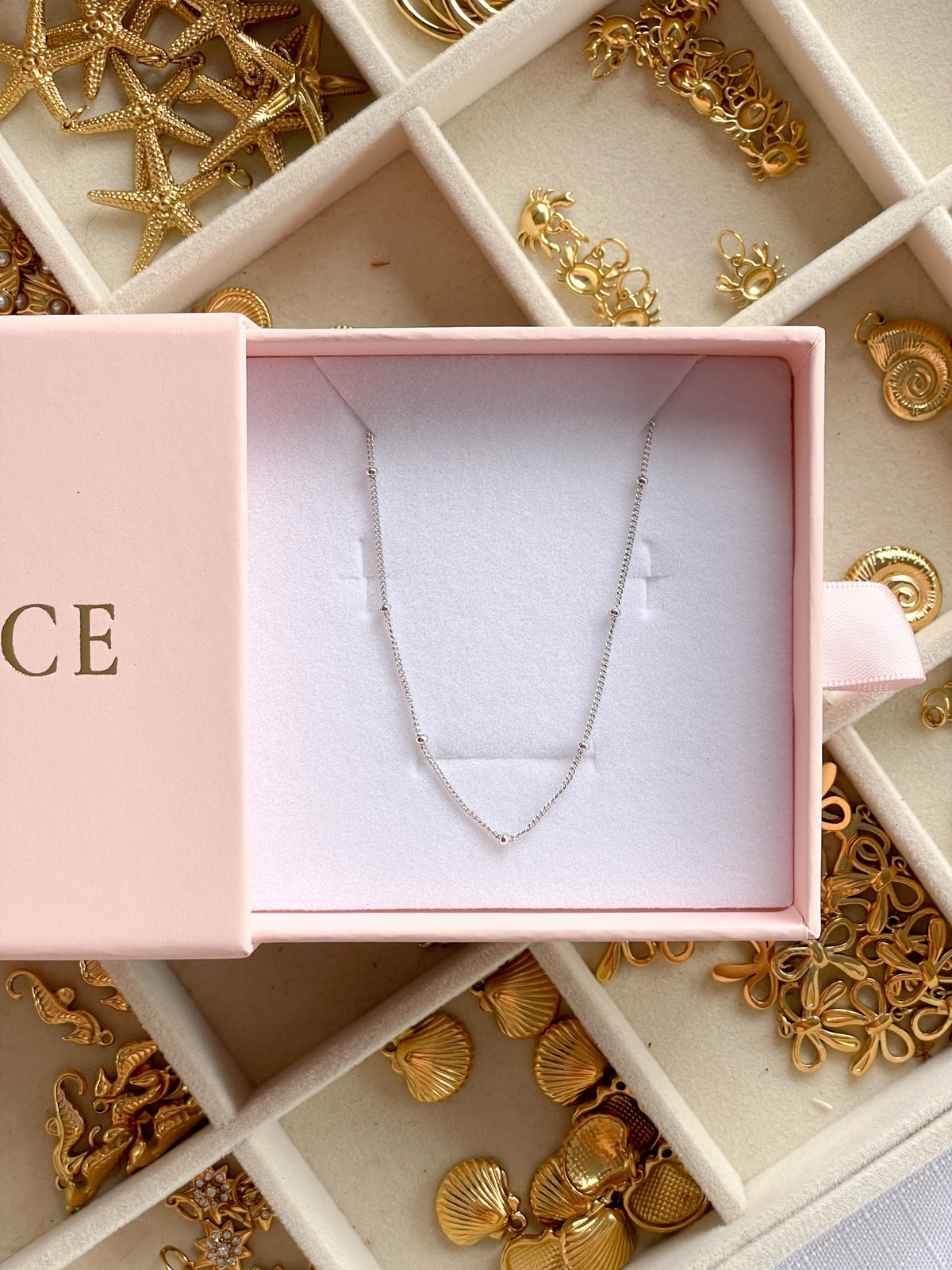 Rose chain necklace in sterling silver, in a Marice gift box